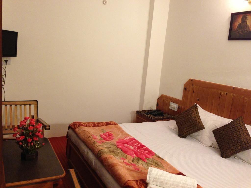Akash Hills Hotel Manali (Himachal Pradesh) Exterior photo